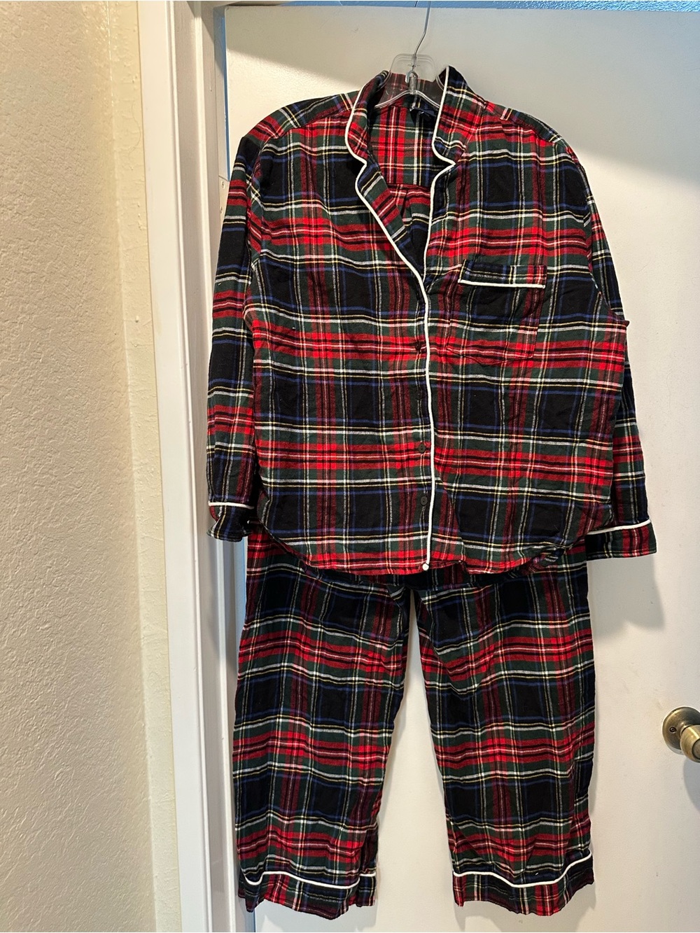 GAP Women’s Red & Black Plaid Flannel Pajama Set Size Medium Petite